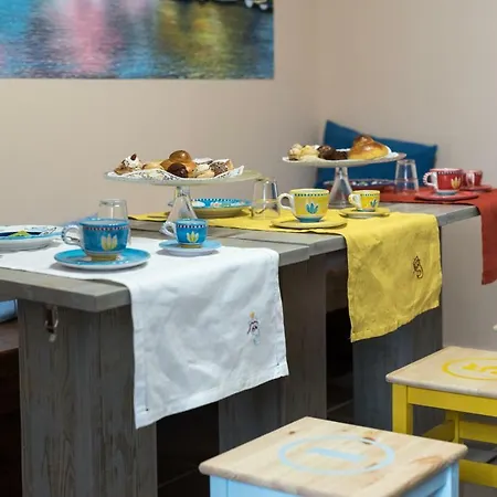 Bed & Breakfast Via Toledo 156 Naples